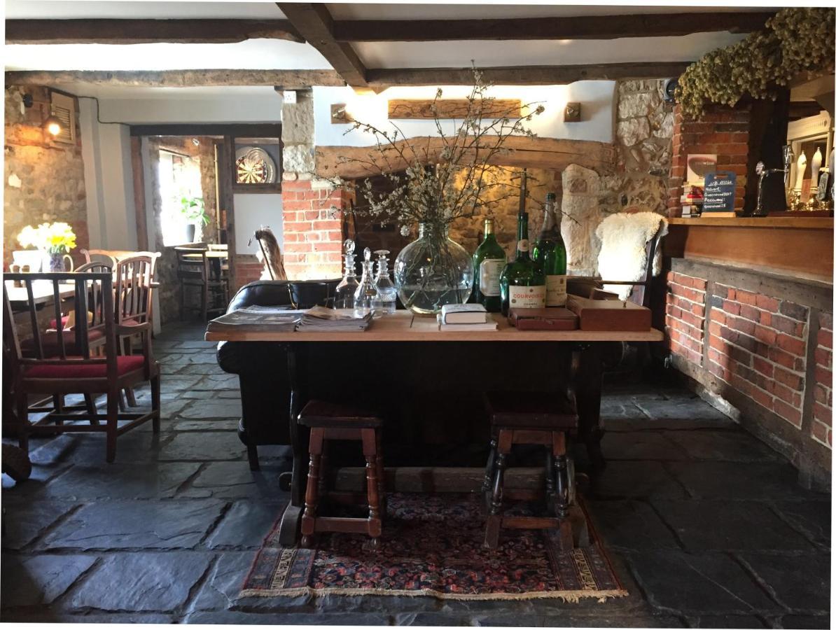 The Queen'S Head At Broad Chalke Hotel ภายนอก รูปภาพ